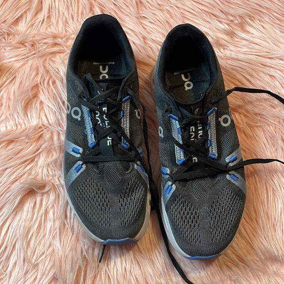 On Clounds On Running Woman Gray Tennis Shoe Size 9.5 - Picture 2 of 9